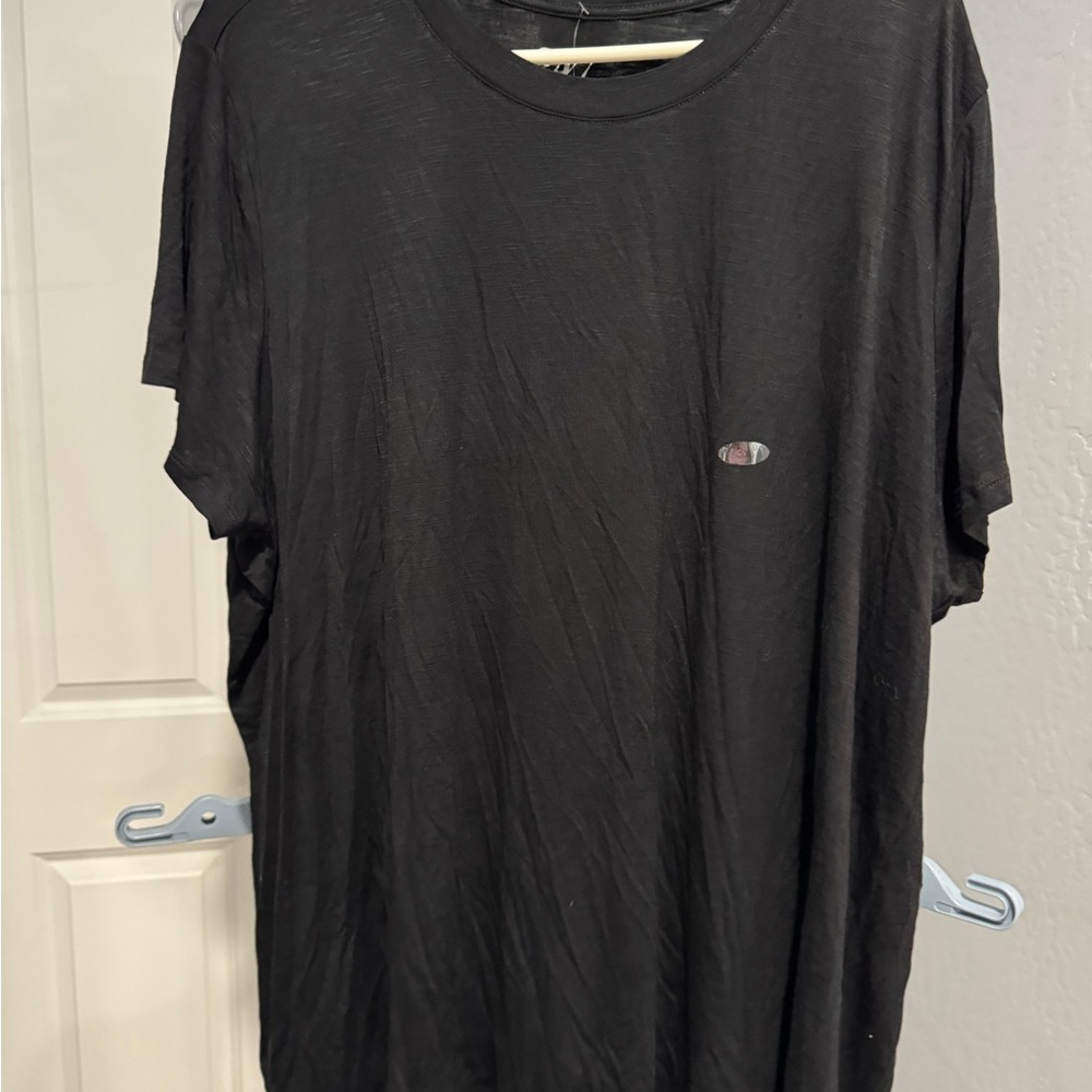 Maurices Black Short Sleeve Crewneck Tee